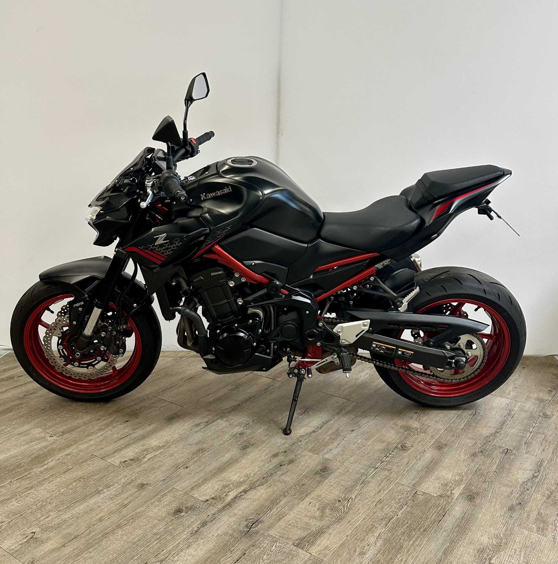 Kawasaki Z 900 2021 HD vue gauche