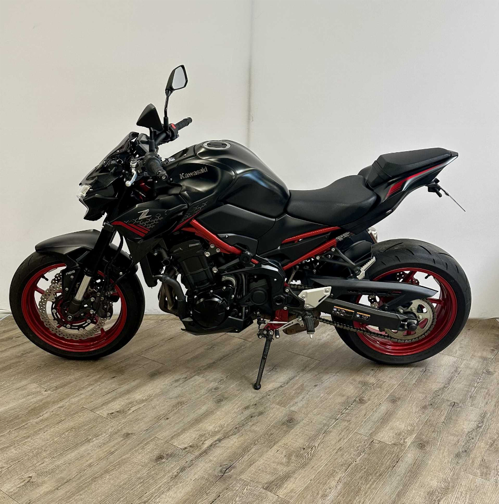 Kawasaki Z 900 2021 vue gauche