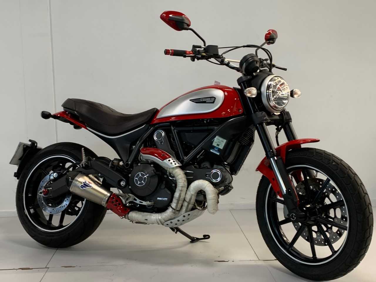 Ducati 800 Scrambler Classic 2016 HD vue 3/4 droite