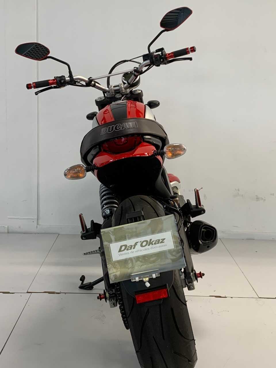 Ducati 800 Scrambler Classic 2016 vue arrière