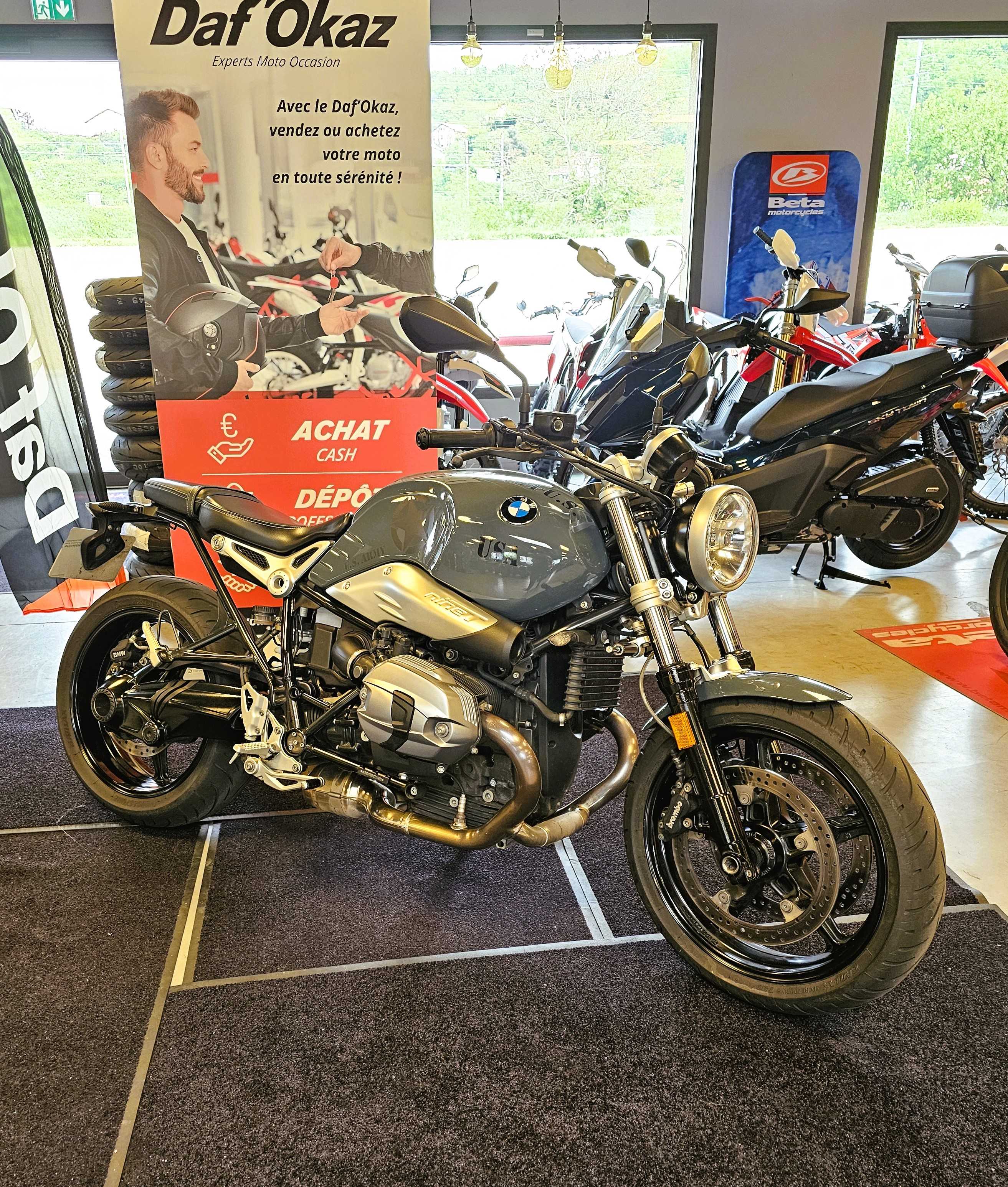BMW R 1200 R Nine-T Pure 2018 HD vue 3/4 droite