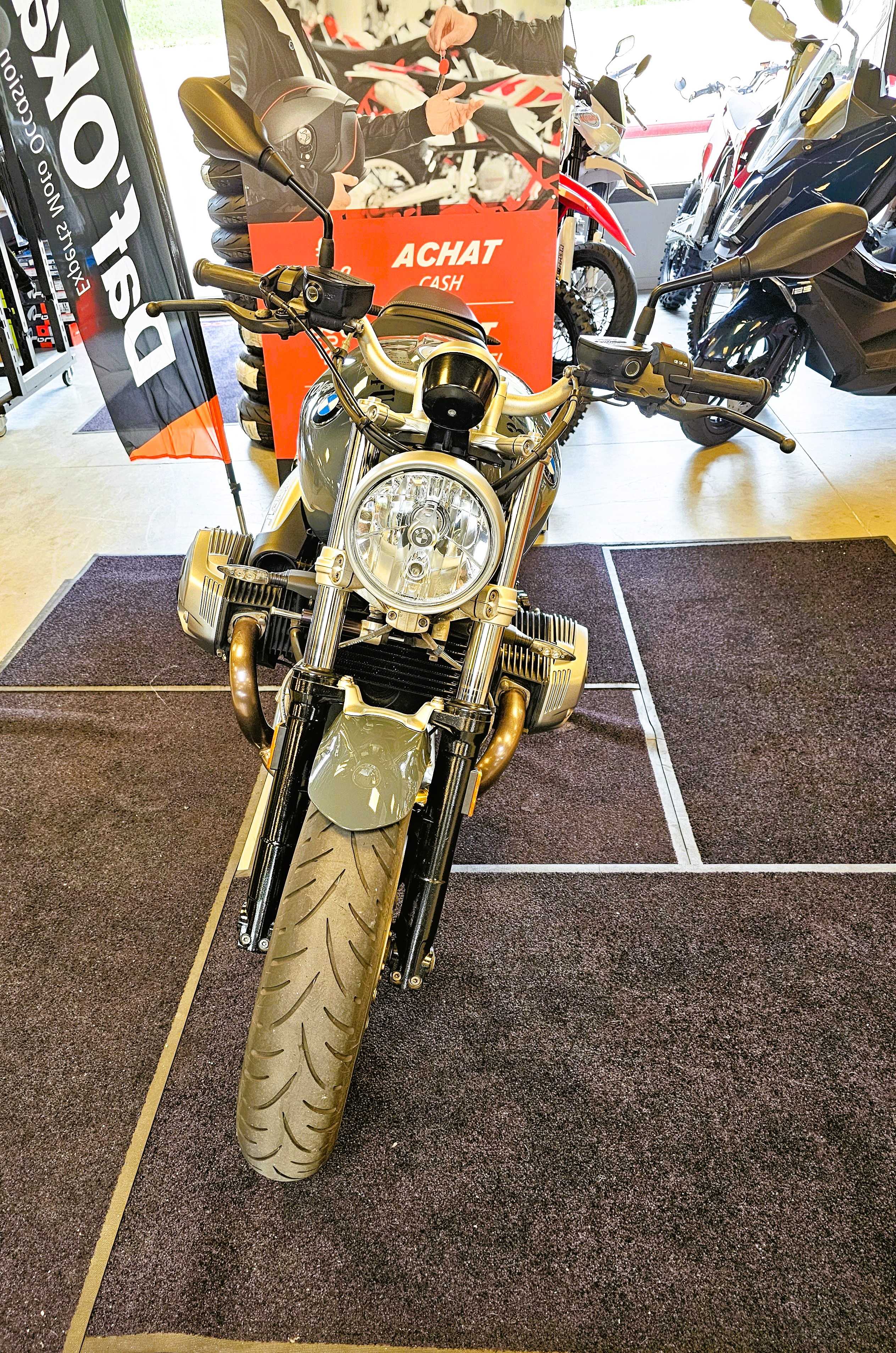 BMW R 1200 R Nine-T Pure 2018 HD vue avant