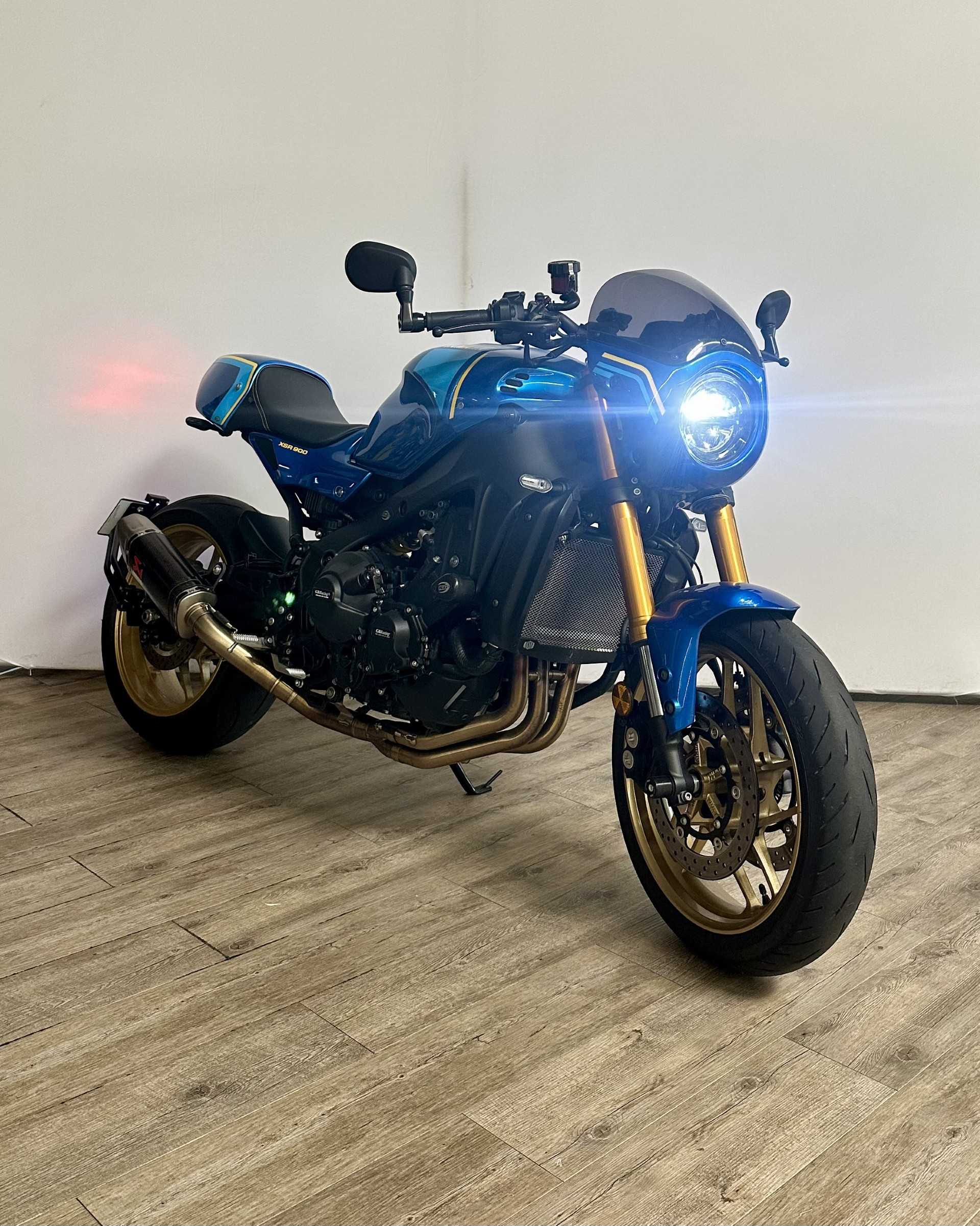 Yamaha XSR 900 2023 HD vue 3/4 droite