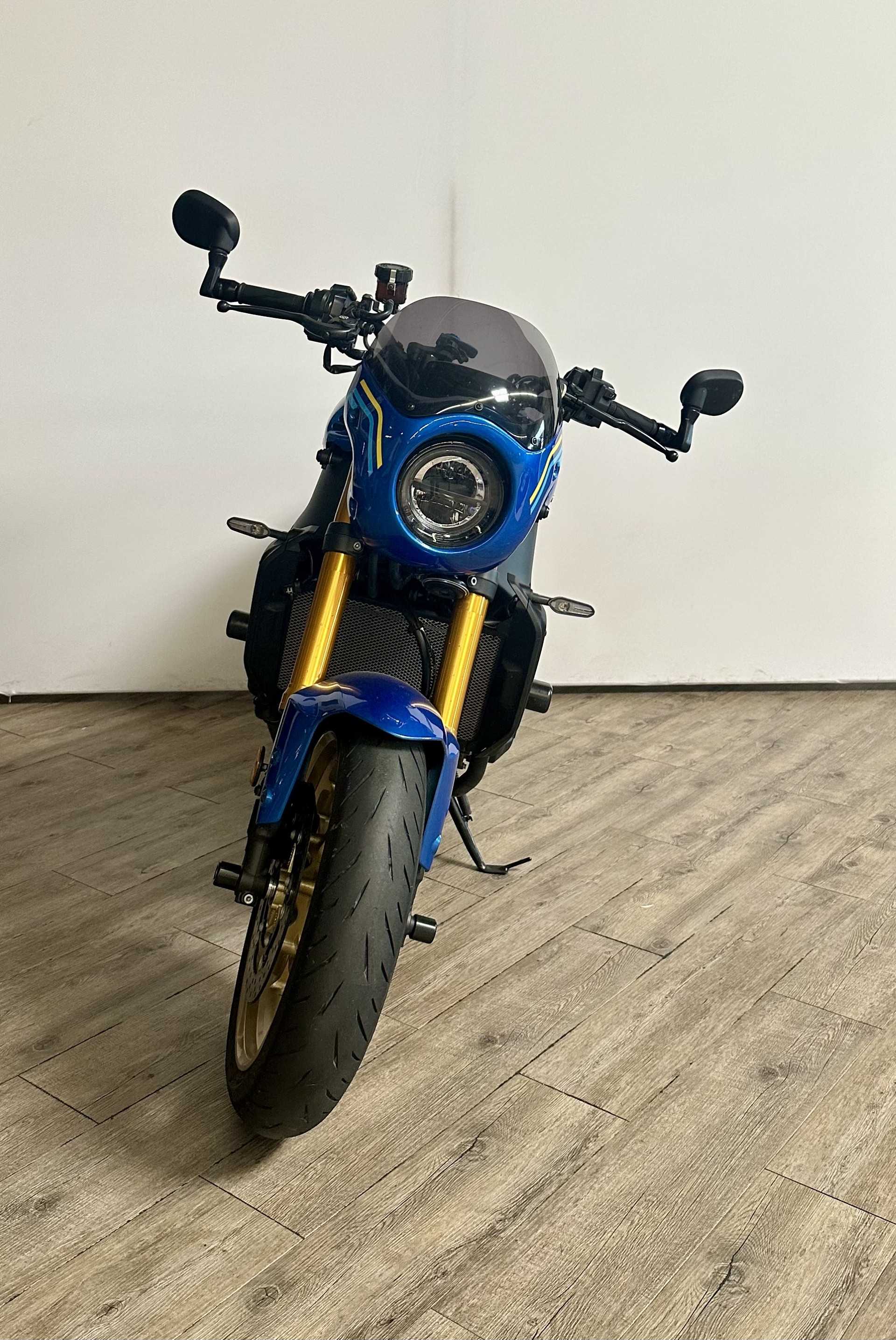 Yamaha XSR 900 2023 HD vue avant