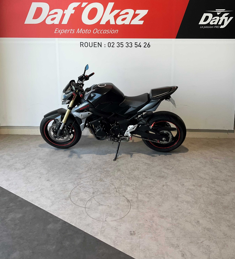 Suzuki GSR 750 ABS 2014 vue gauche