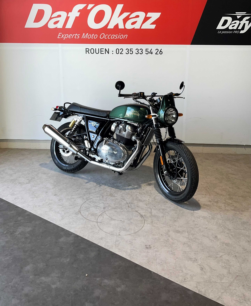Royal Enfield INTERCEPTOR 650 650 2024 vue 3/4 droite