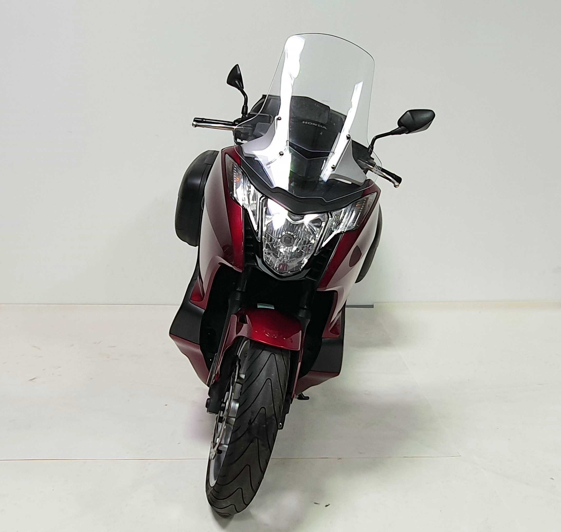 Honda Integra 700 2012 HD vue avant