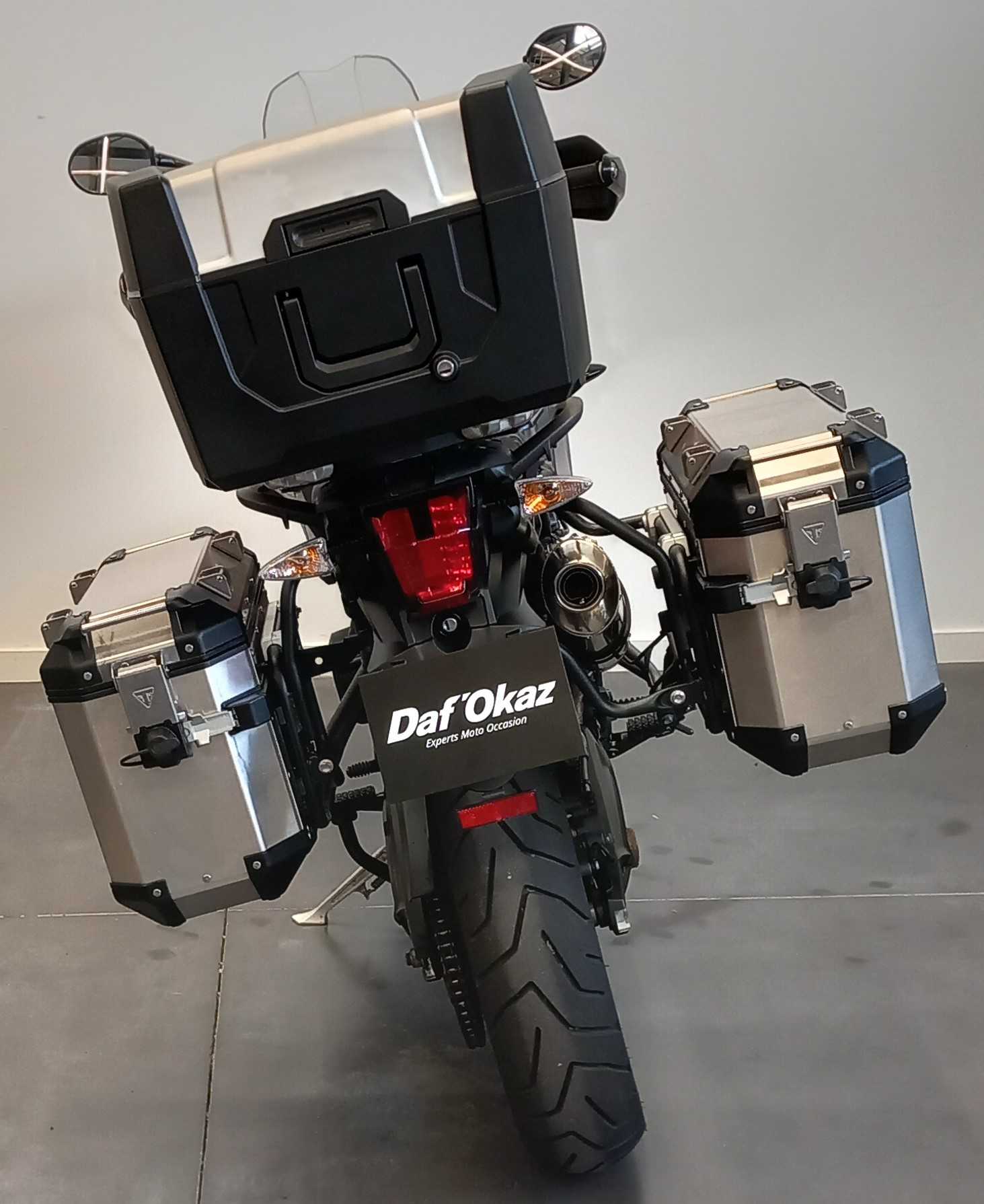 Triumph 800 Tiger XRT 2016 HD vue arrière