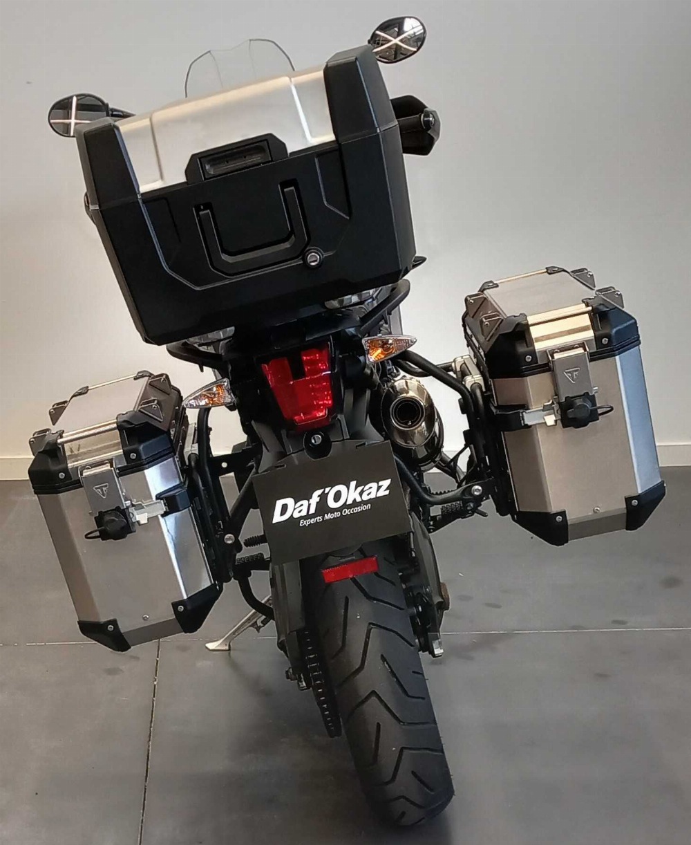 Triumph 800 Tiger XRT 2016 vue arrière