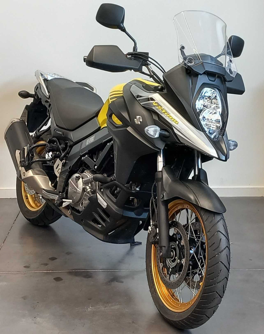 Suzuki DL 650 V-Strom XT 2017 vue 3/4 droite