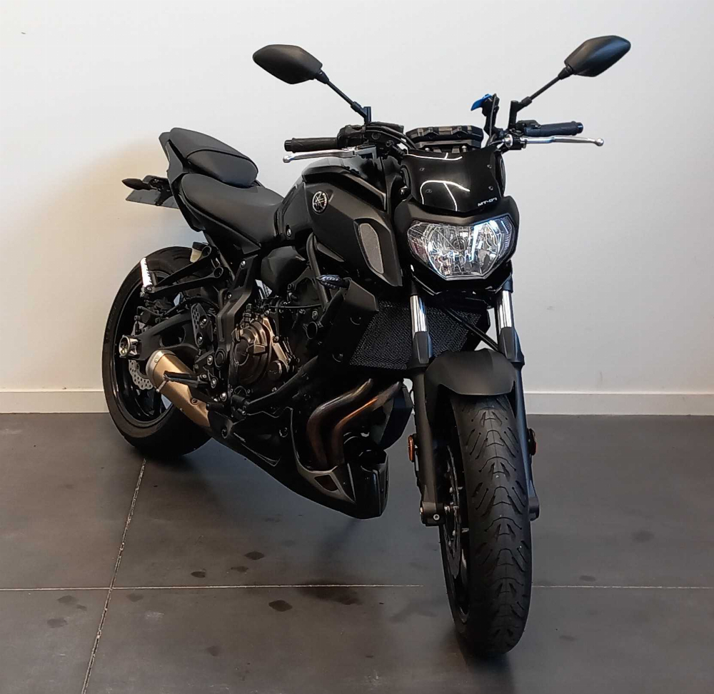 Yamaha MT-07 ABS 2020 vue 3/4 droite