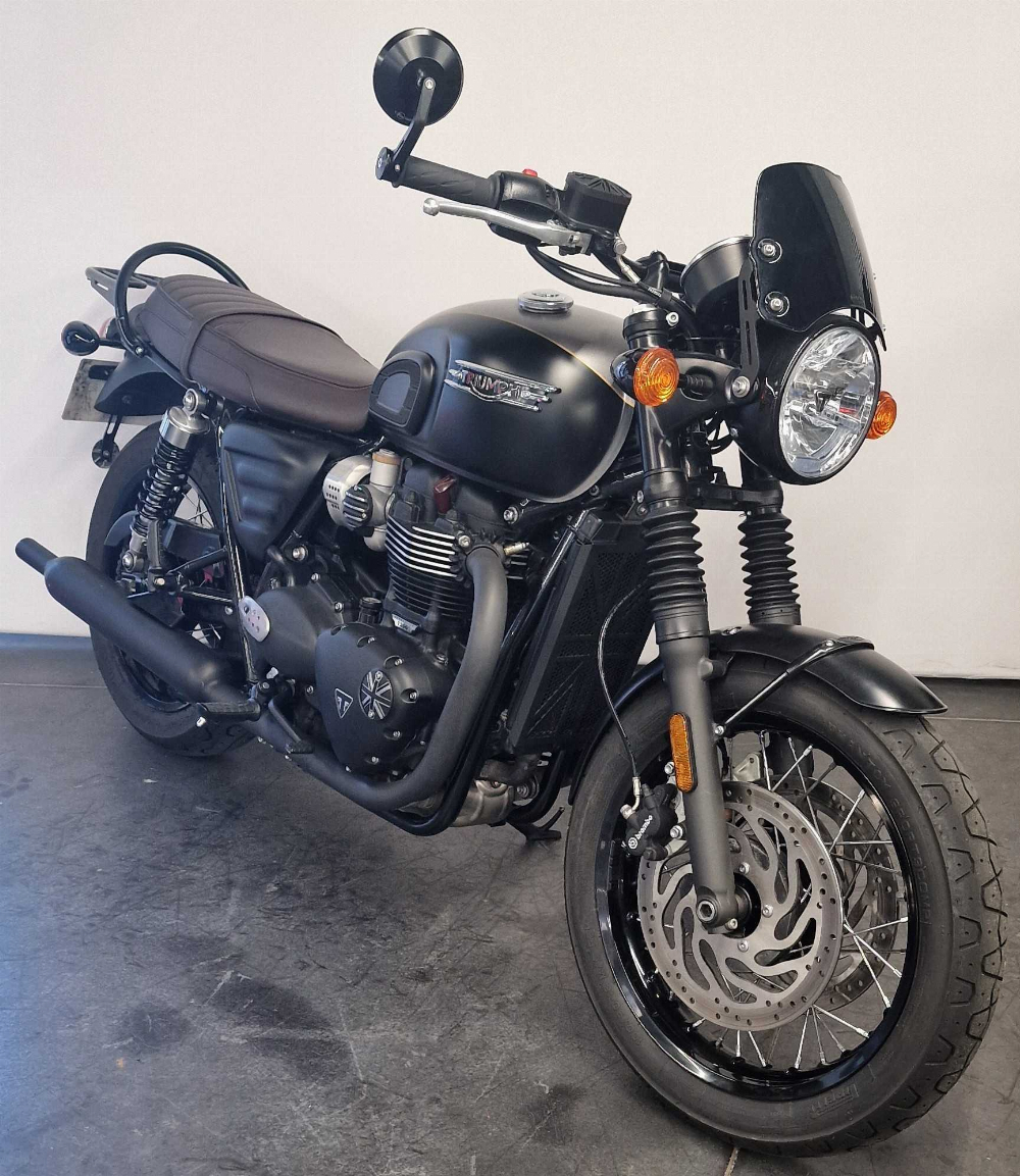 Triumph 1200 Bonneville T120 2023 vue 3/4 droite