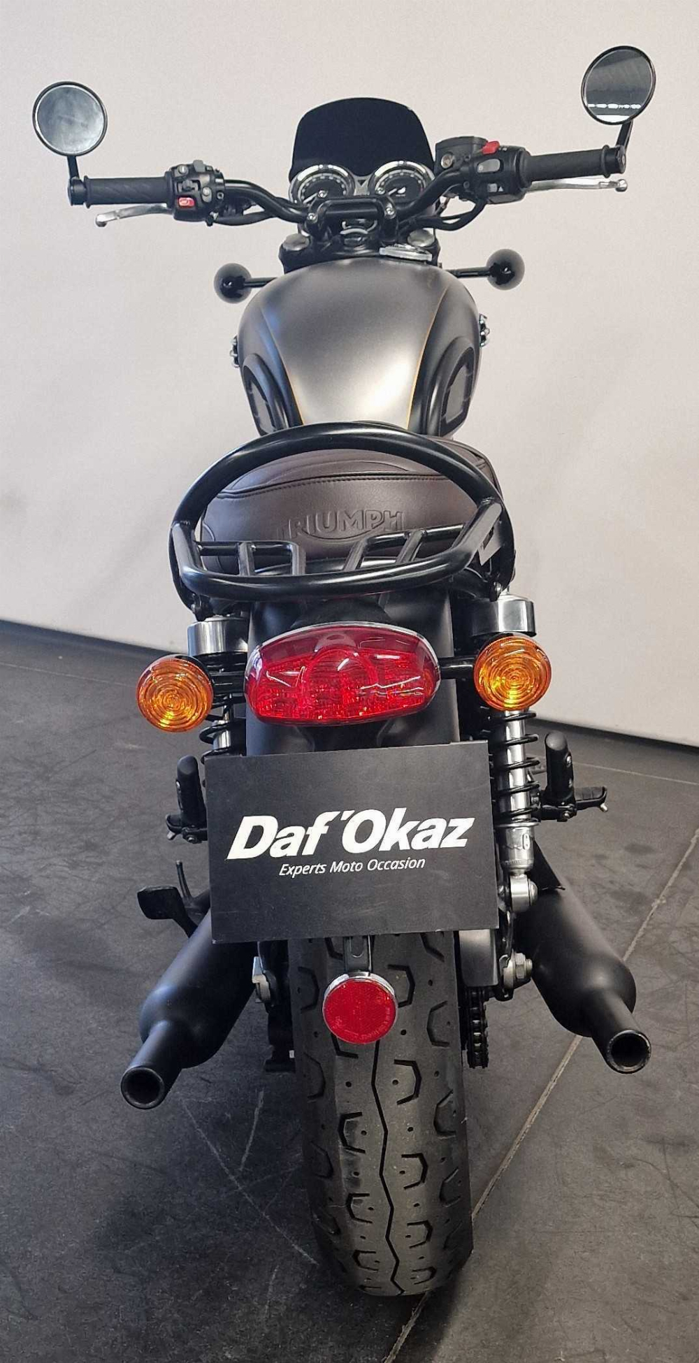 Triumph 1200 Bonneville T120 2023 vue arrière