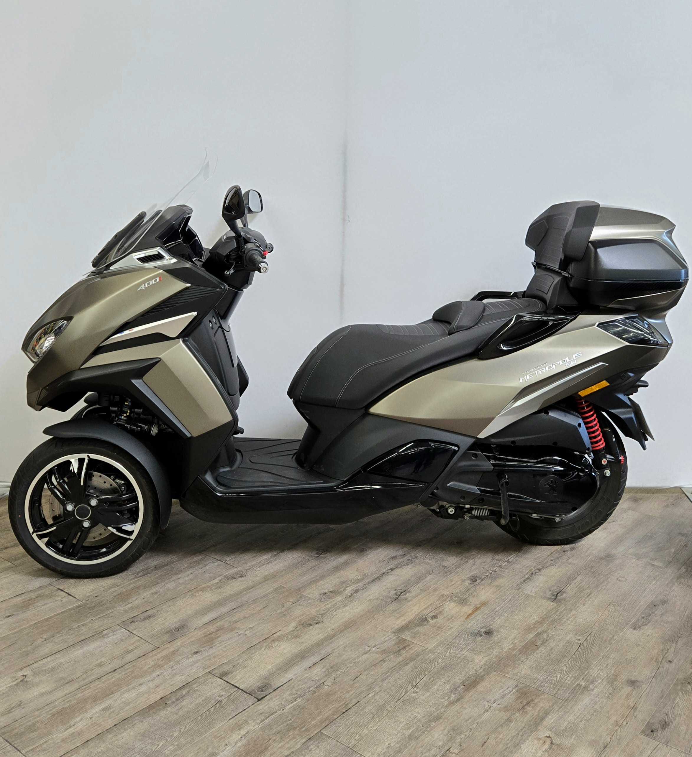Peugeot METROPOLIS 400 2023 HD vue gauche