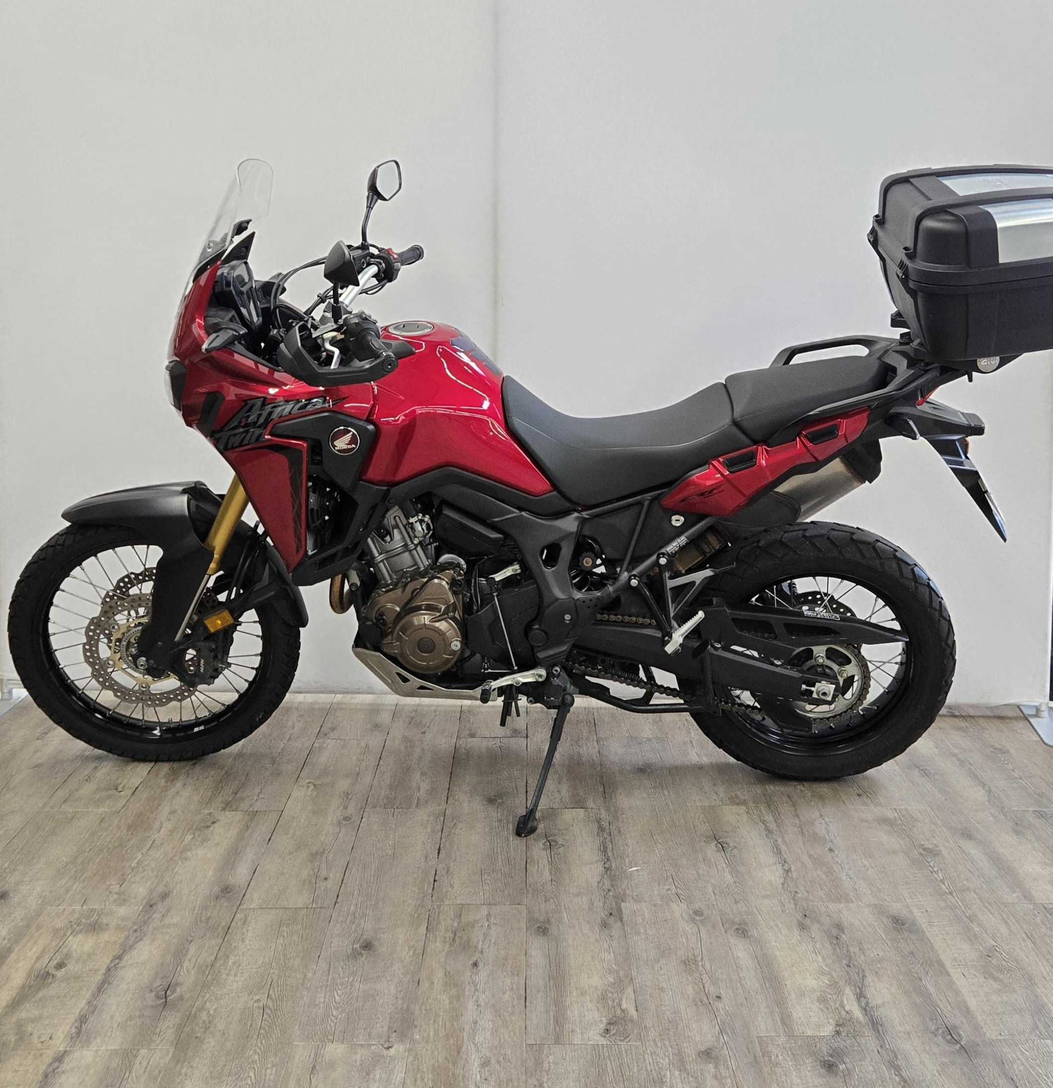 Honda CRF 1000 L Africa Twin 2018 HD vue gauche