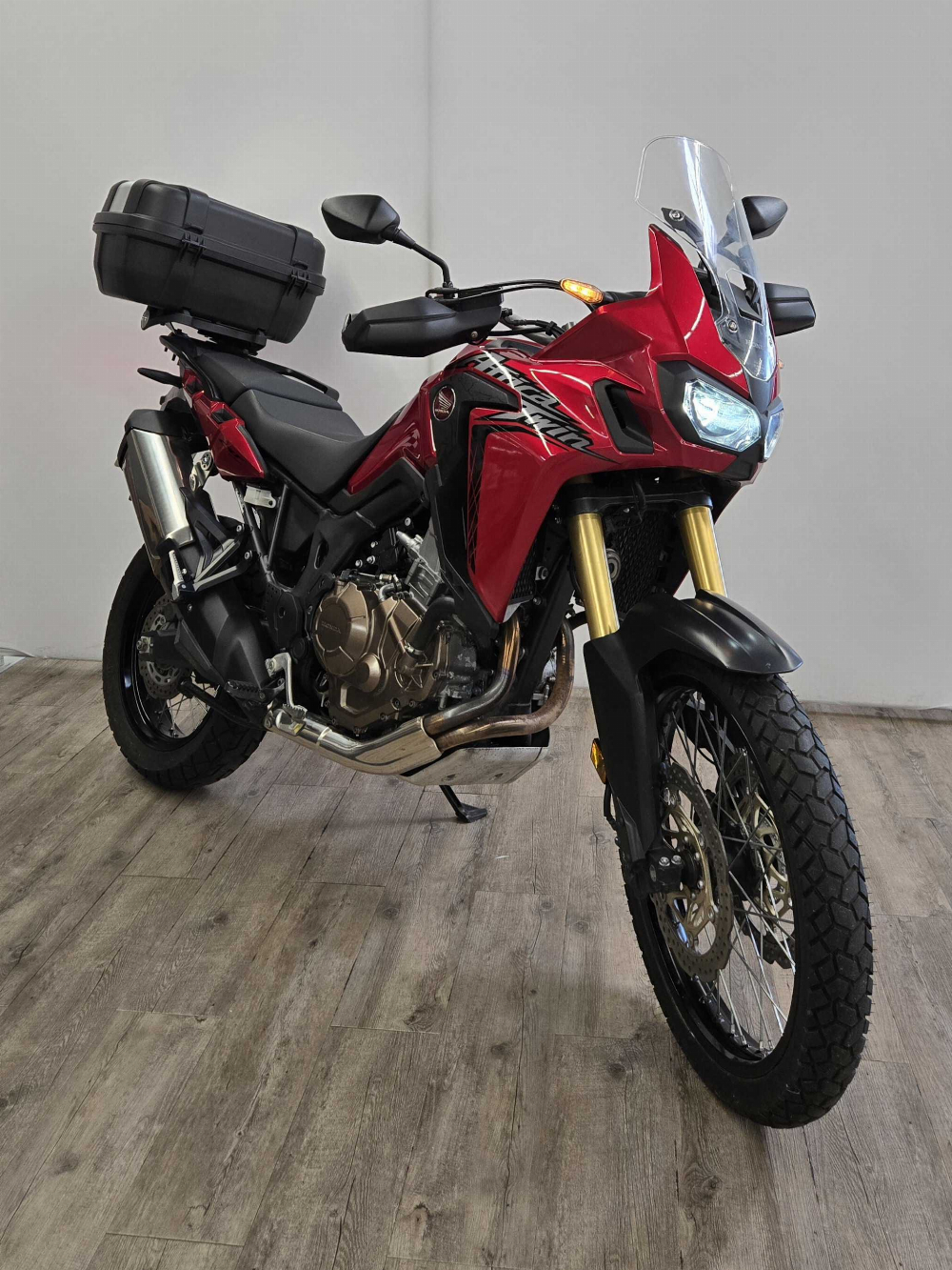 Honda CRF 1000 L Africa Twin 2018 vue 3/4 droite