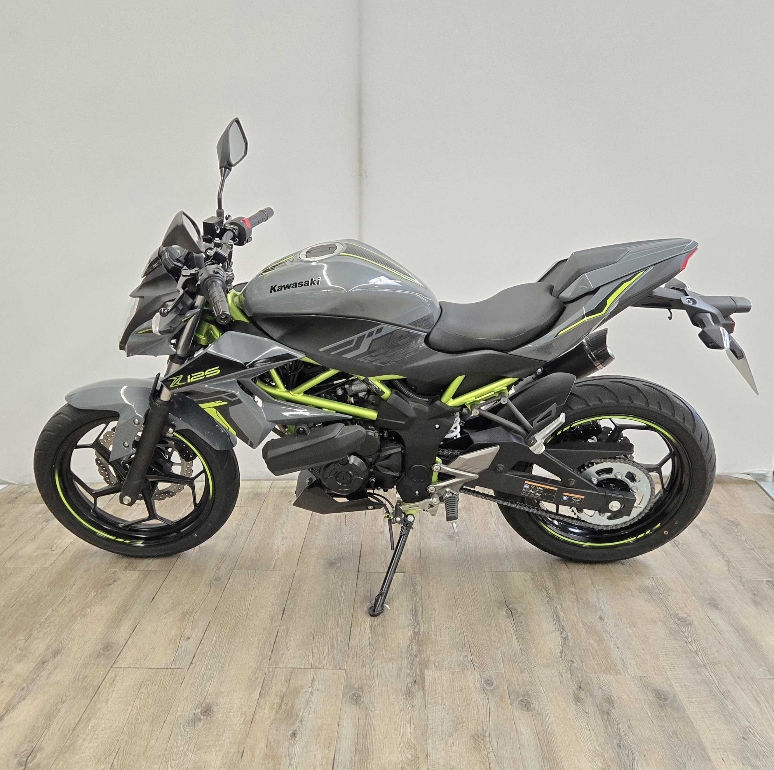 Kawasaki Z 125 2022 HD vue gauche