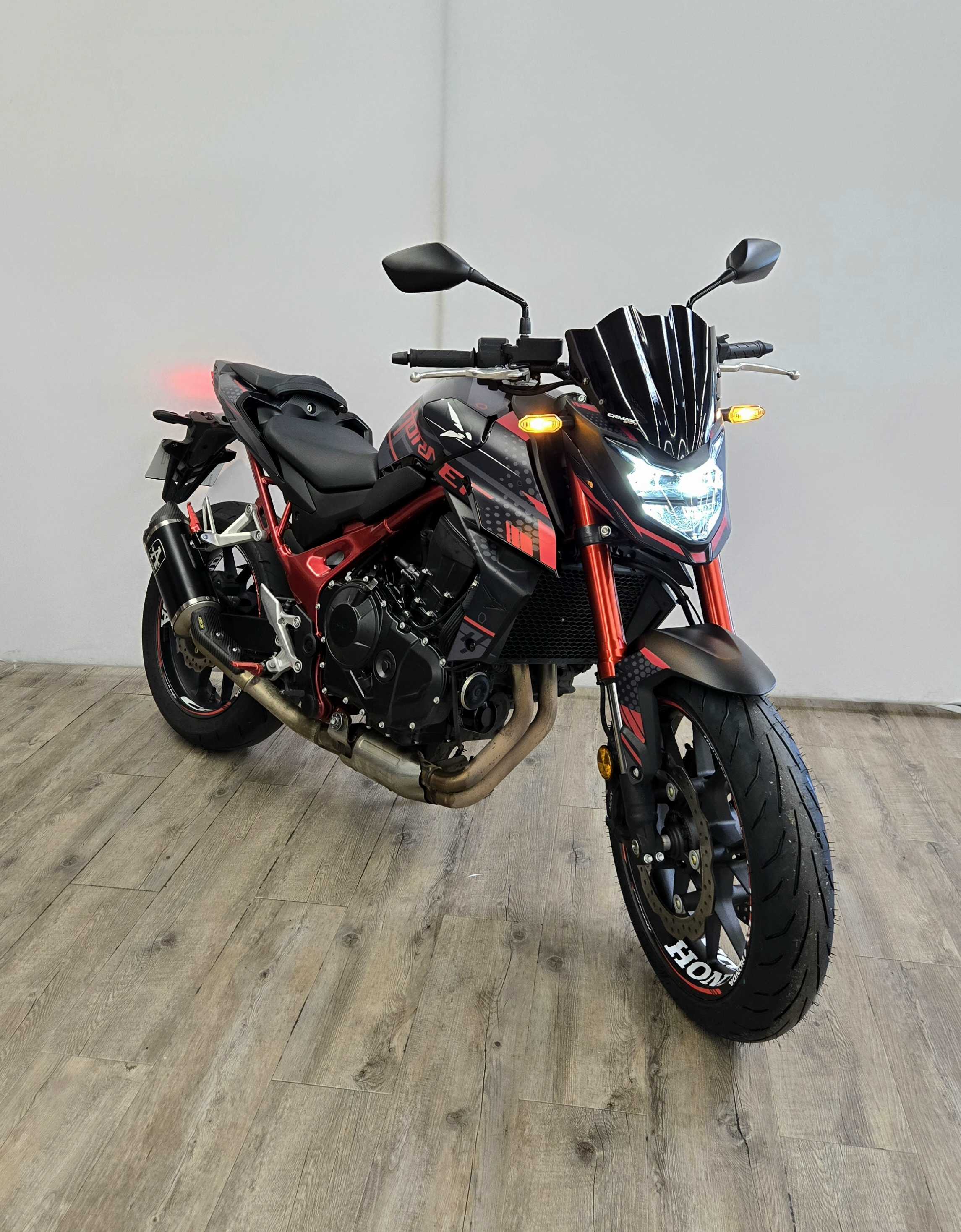 Honda CB 750 F Hornet 2024 HD vue 3/4 droite