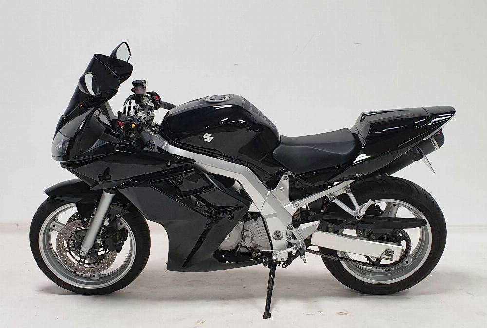 Suzuki SV 650 S 2004 vue gauche