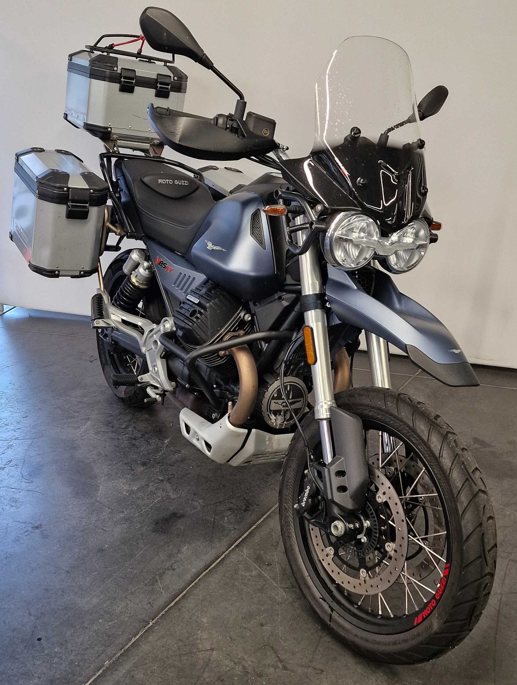 Moto Guzzi V85 TT 2019 HD vue 3/4 droite