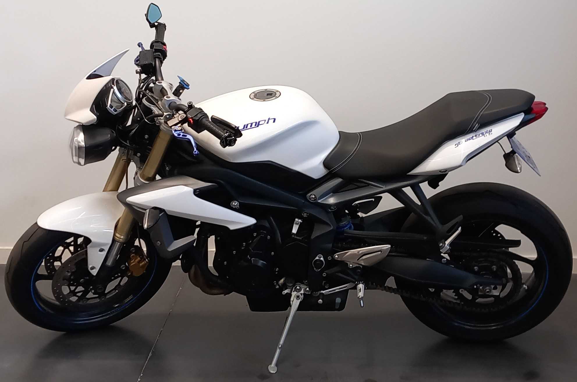 Triumph 675 Street Triple 2013 HD vue gauche