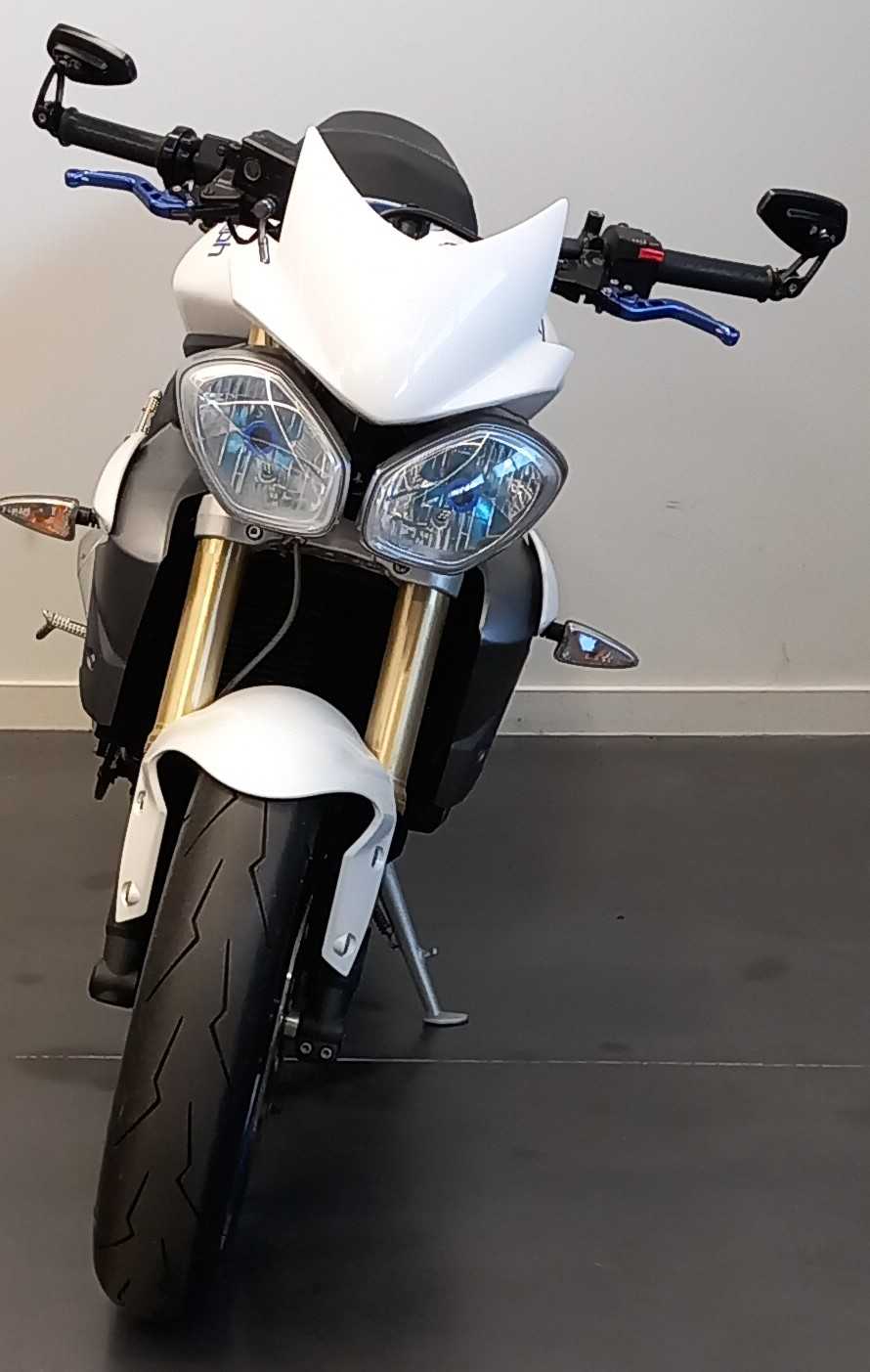 Triumph 675 Street Triple 2013 vue avant