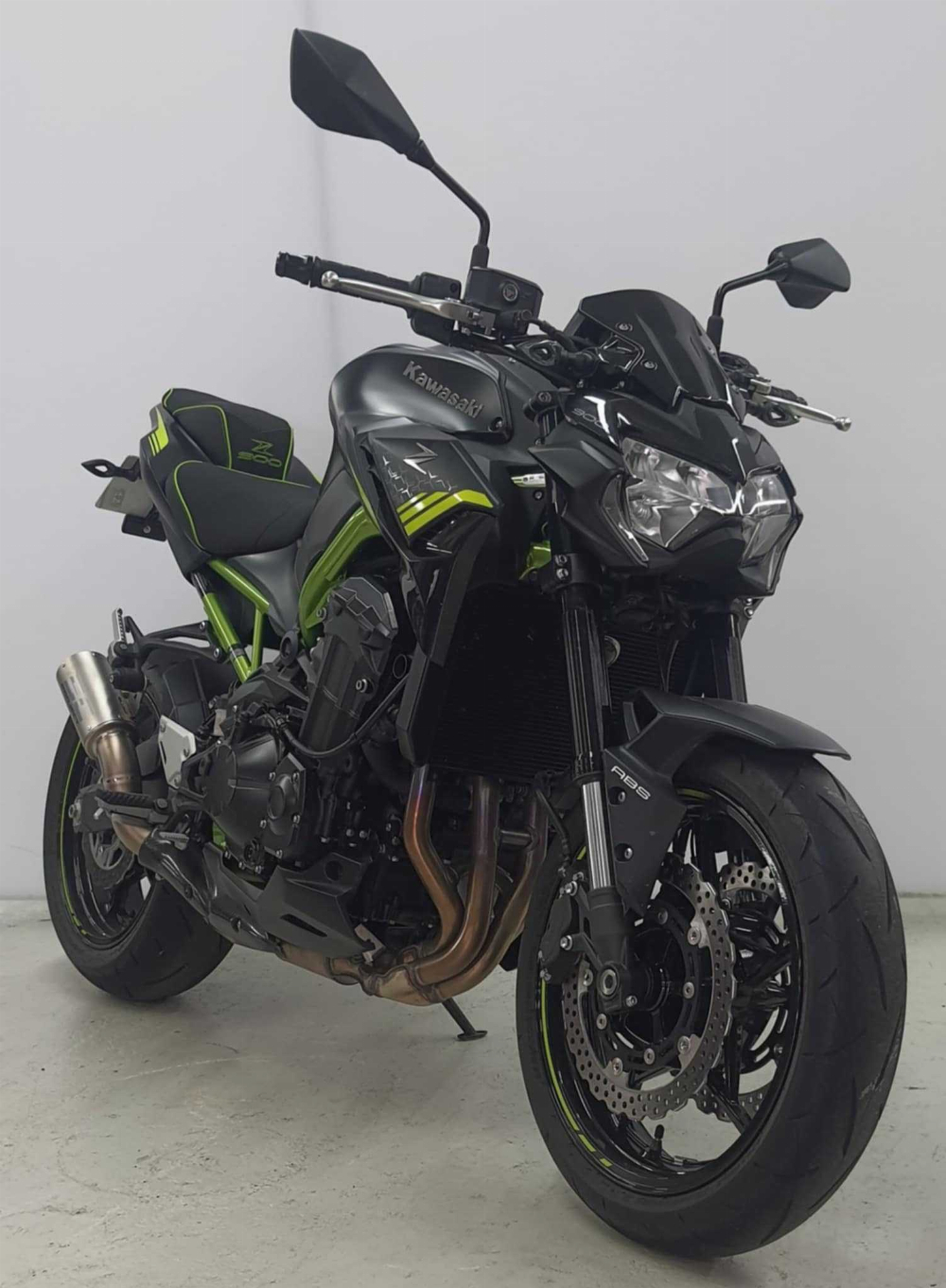 Kawasaki Z 900 2021 vue 3/4 droite