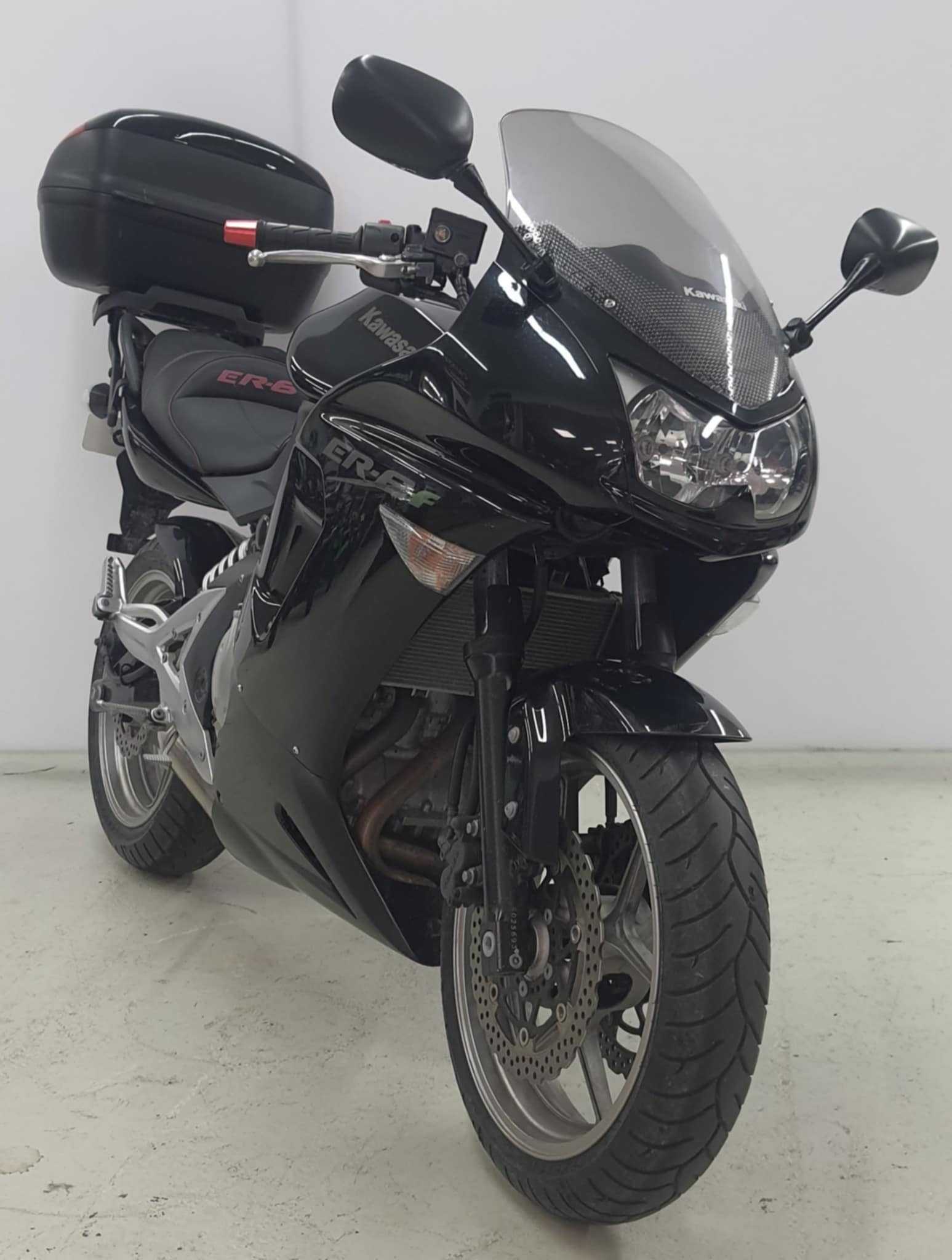 Kawasaki ER-6 F 2007 HD vue 3/4 droite