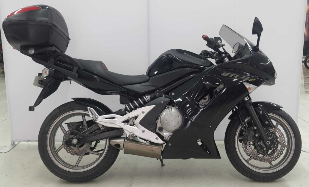 Kawasaki ER-6 F 2007 vue gauche