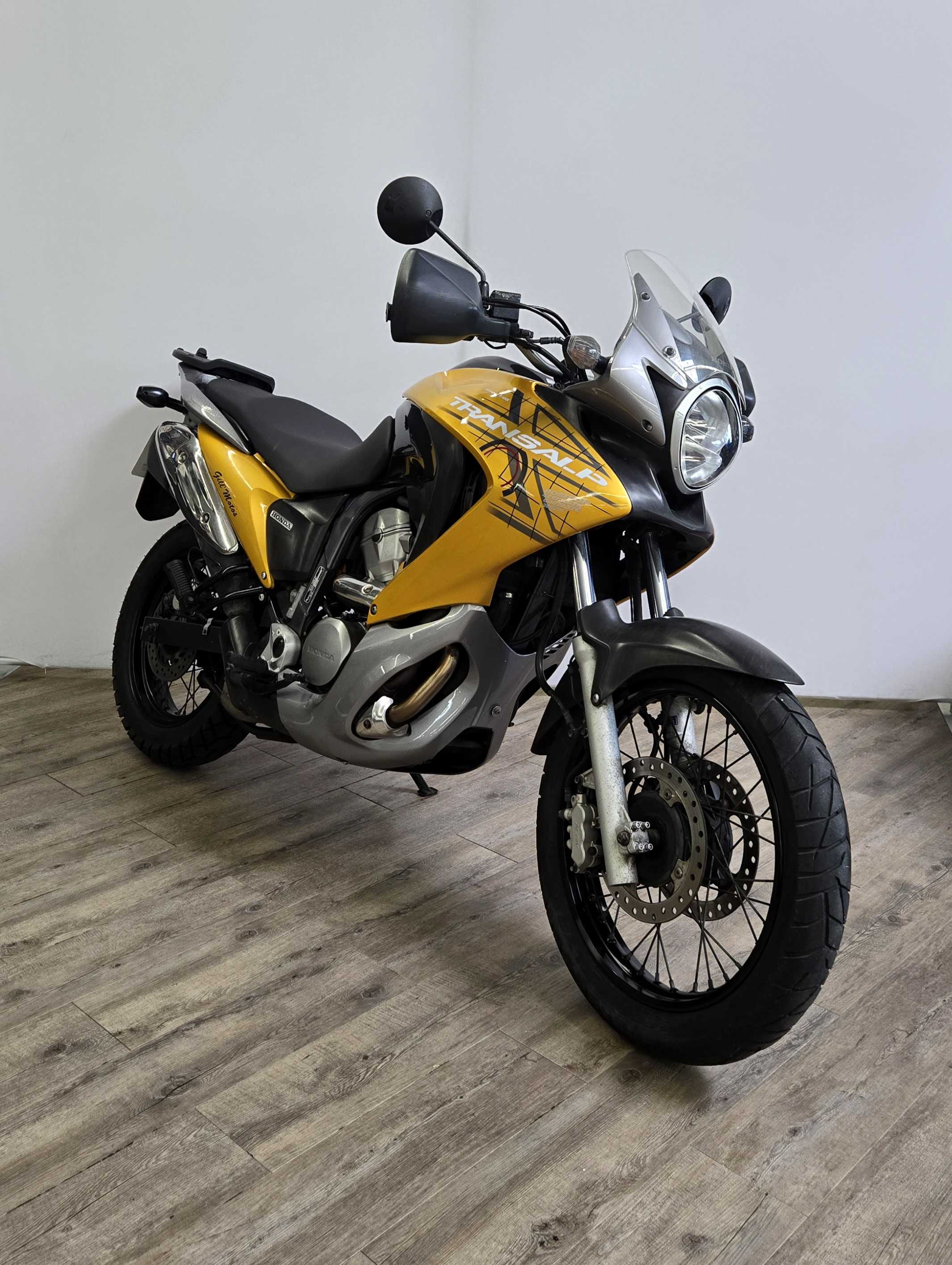 Honda XL 700 V Transalp ABS 2009 HD vue 3/4 droite