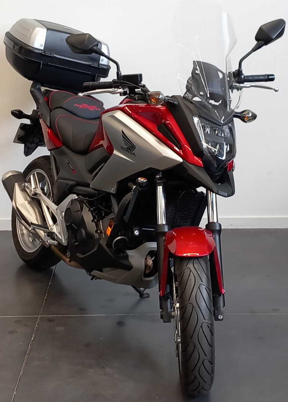 Honda NC 750 X 2017 vue 3/4 droite
