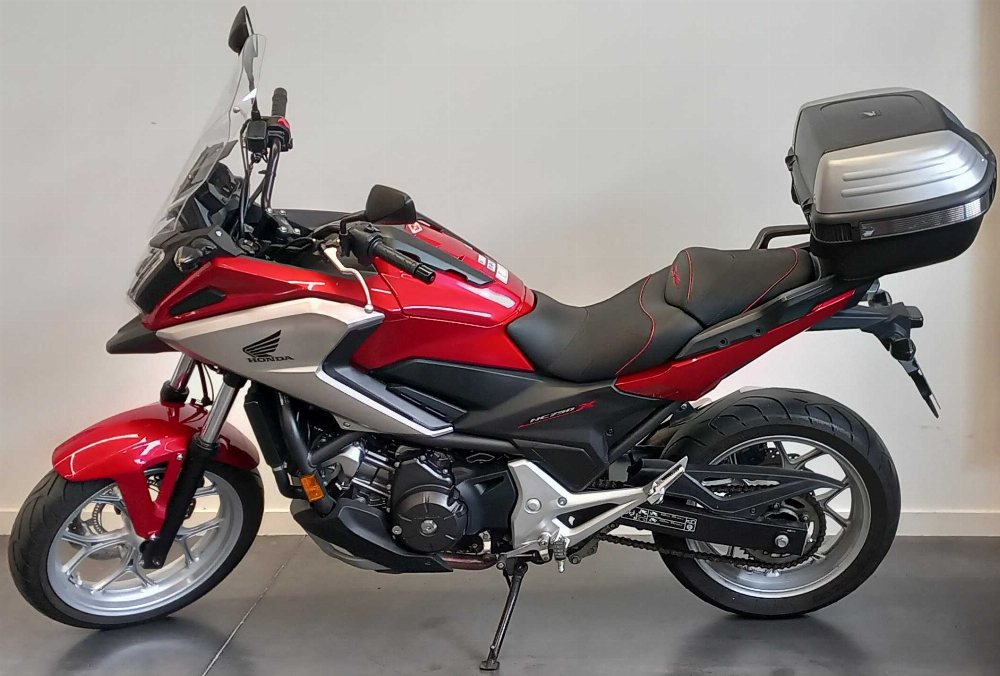 Honda NC 750 X 2017 vue gauche
