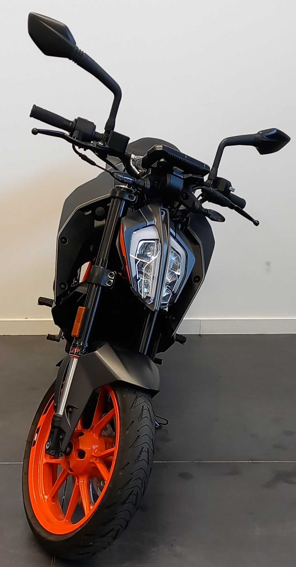 KTM 125 Duke 2021 HD vue avant