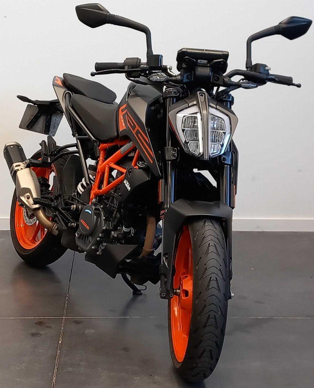 KTM 125 Duke 2021 vue 3/4 droite