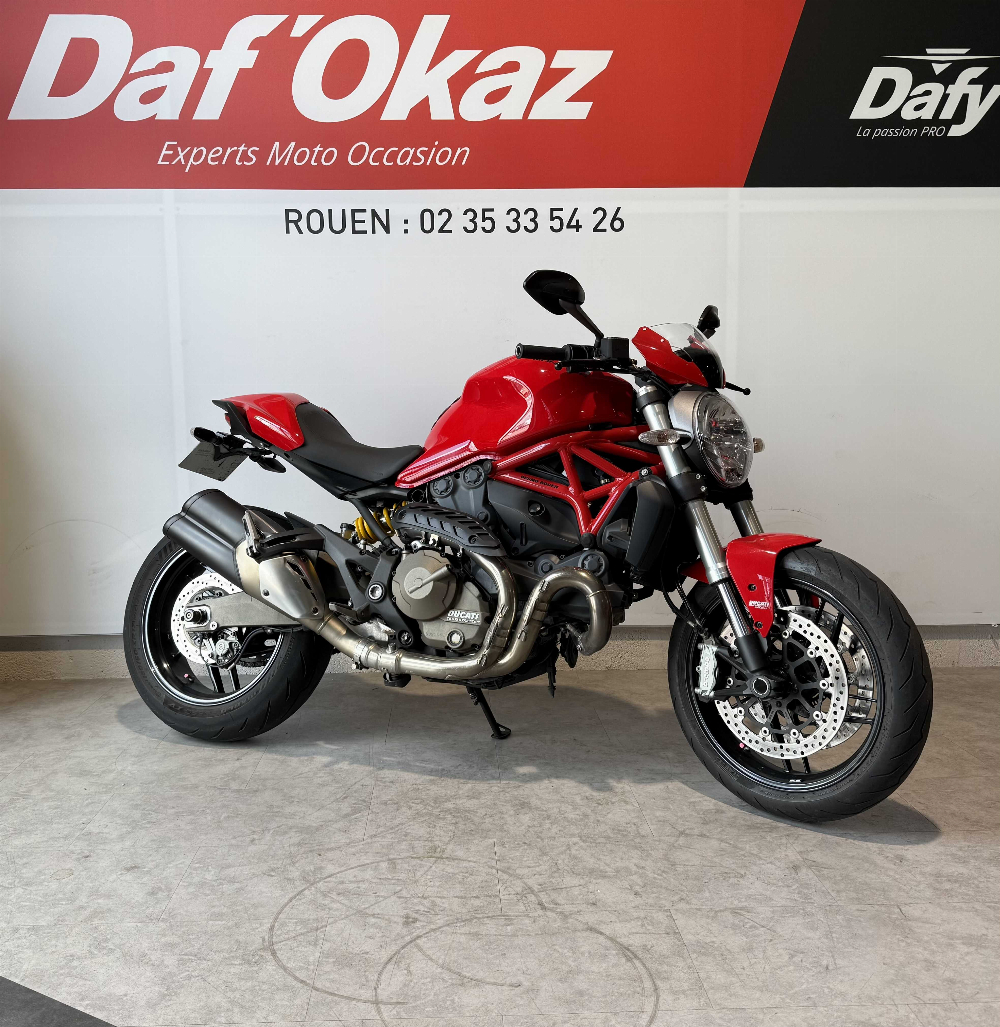Ducati 821 Monster 2017 vue 3/4 droite