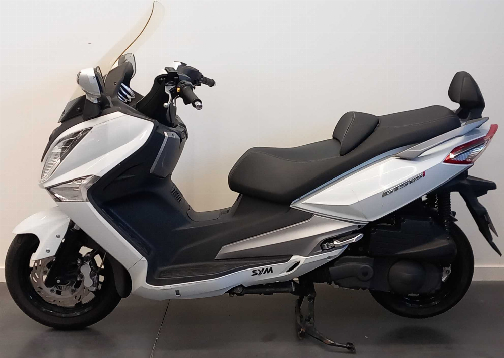 Sym 125 GTS 2013 vue gauche