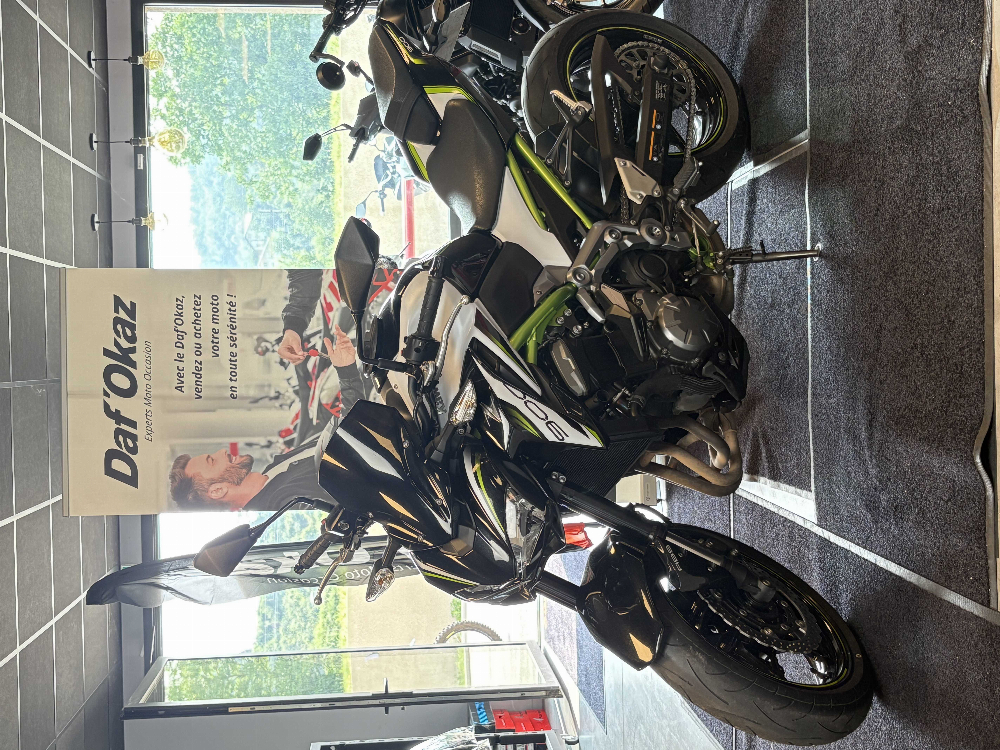 Kawasaki Z900 A2 2020 vue 3/4 droite