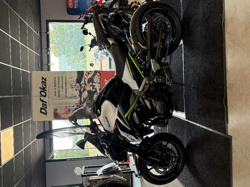 Kawasaki Z900 A2 2020 vue gauche