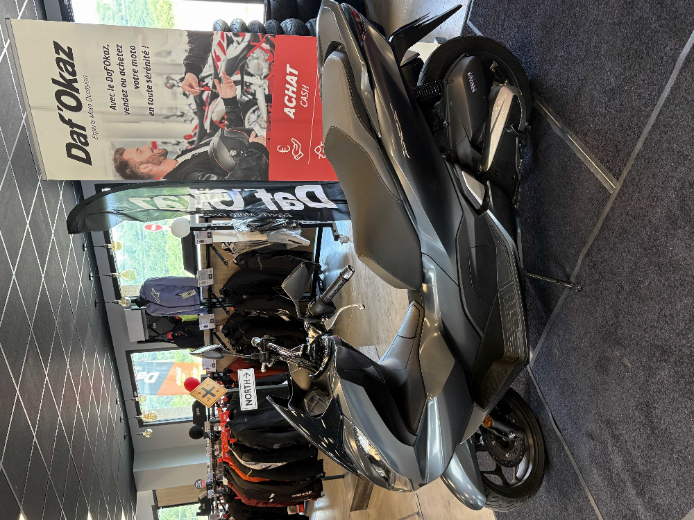 Honda PCX 125 2021 vue gauche
