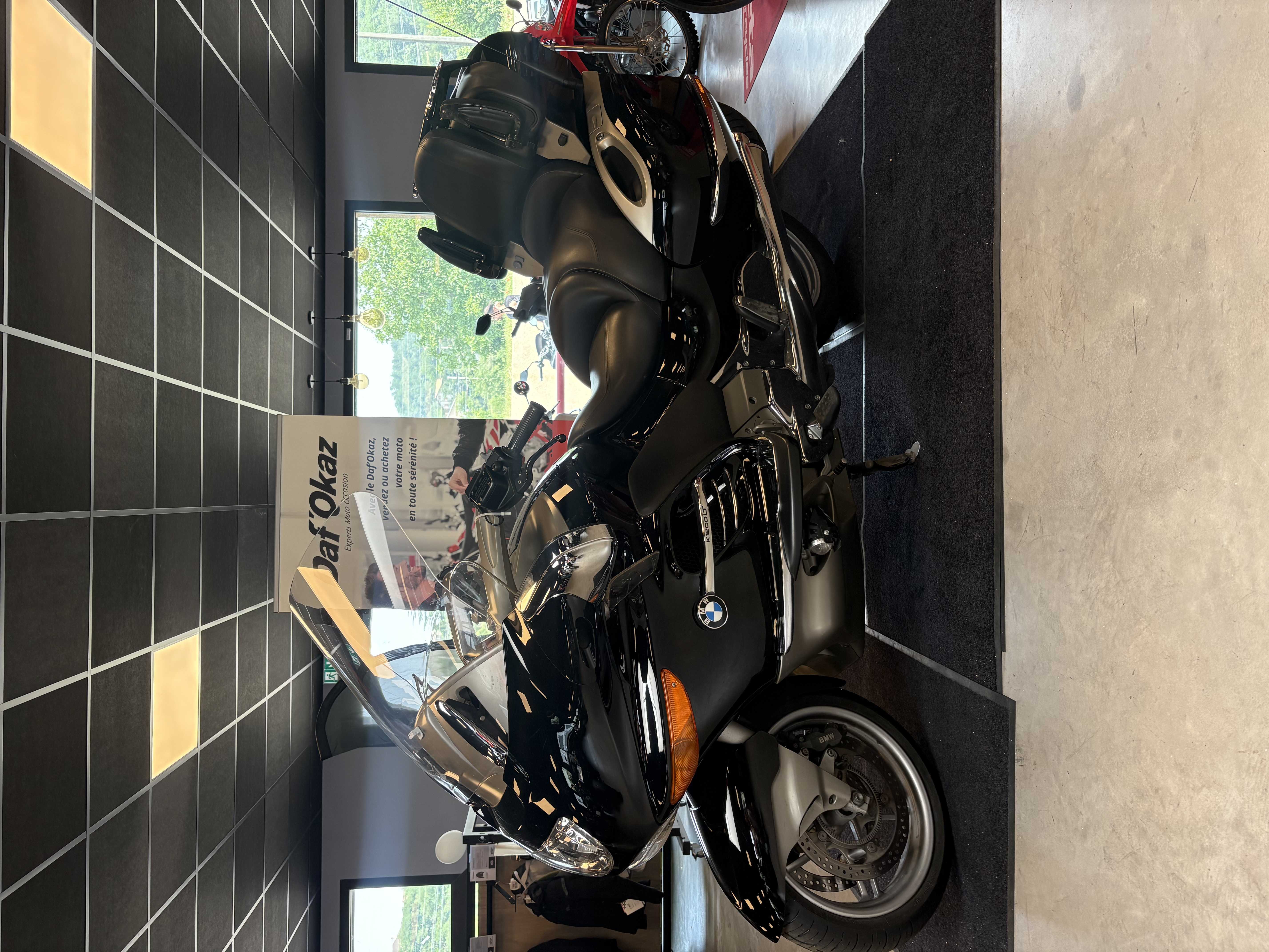 BMW K 1200 LT 2009 HD vue 3/4 droite