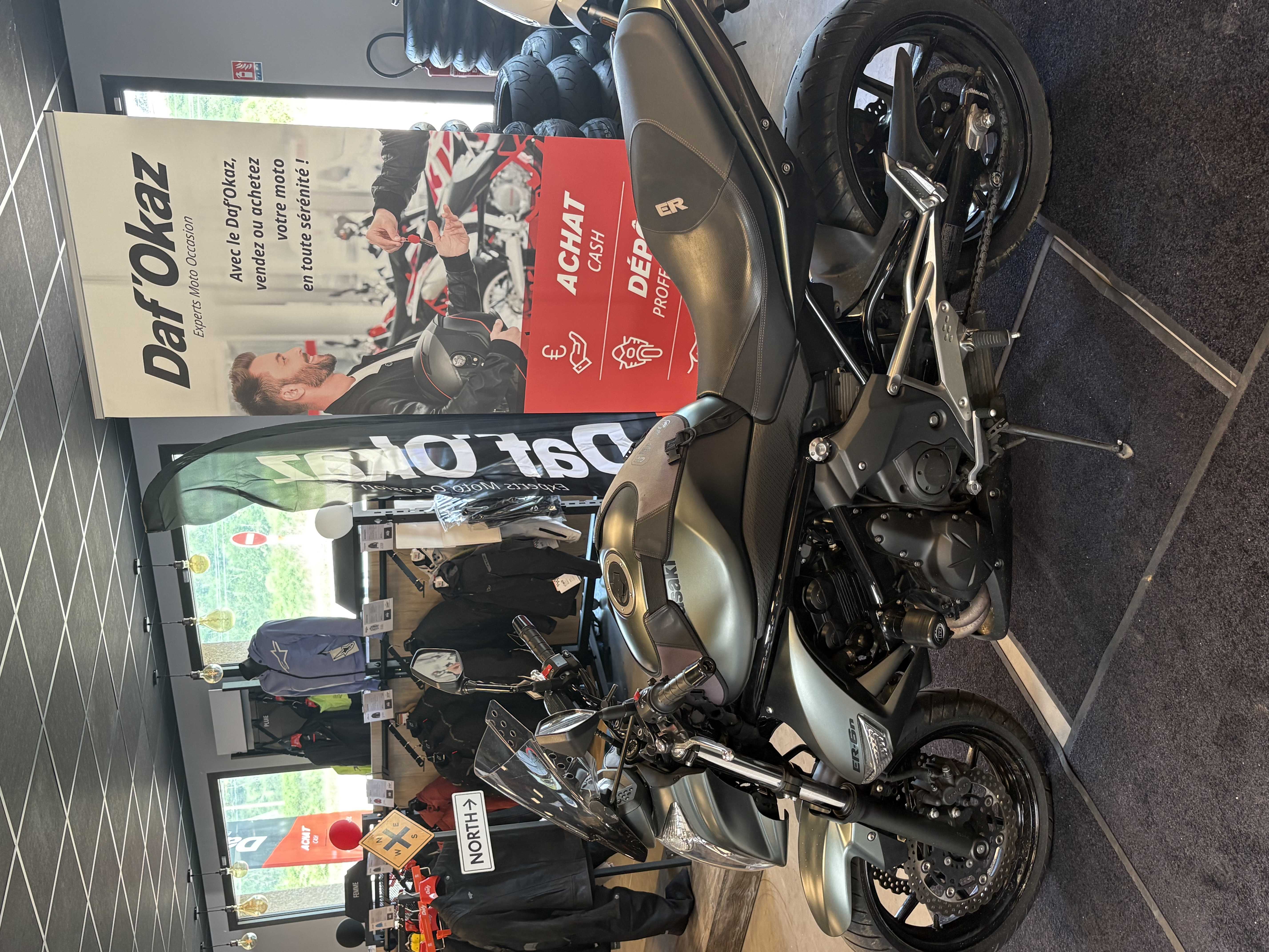 Kawasaki ER-6 N 2011 HD vue gauche