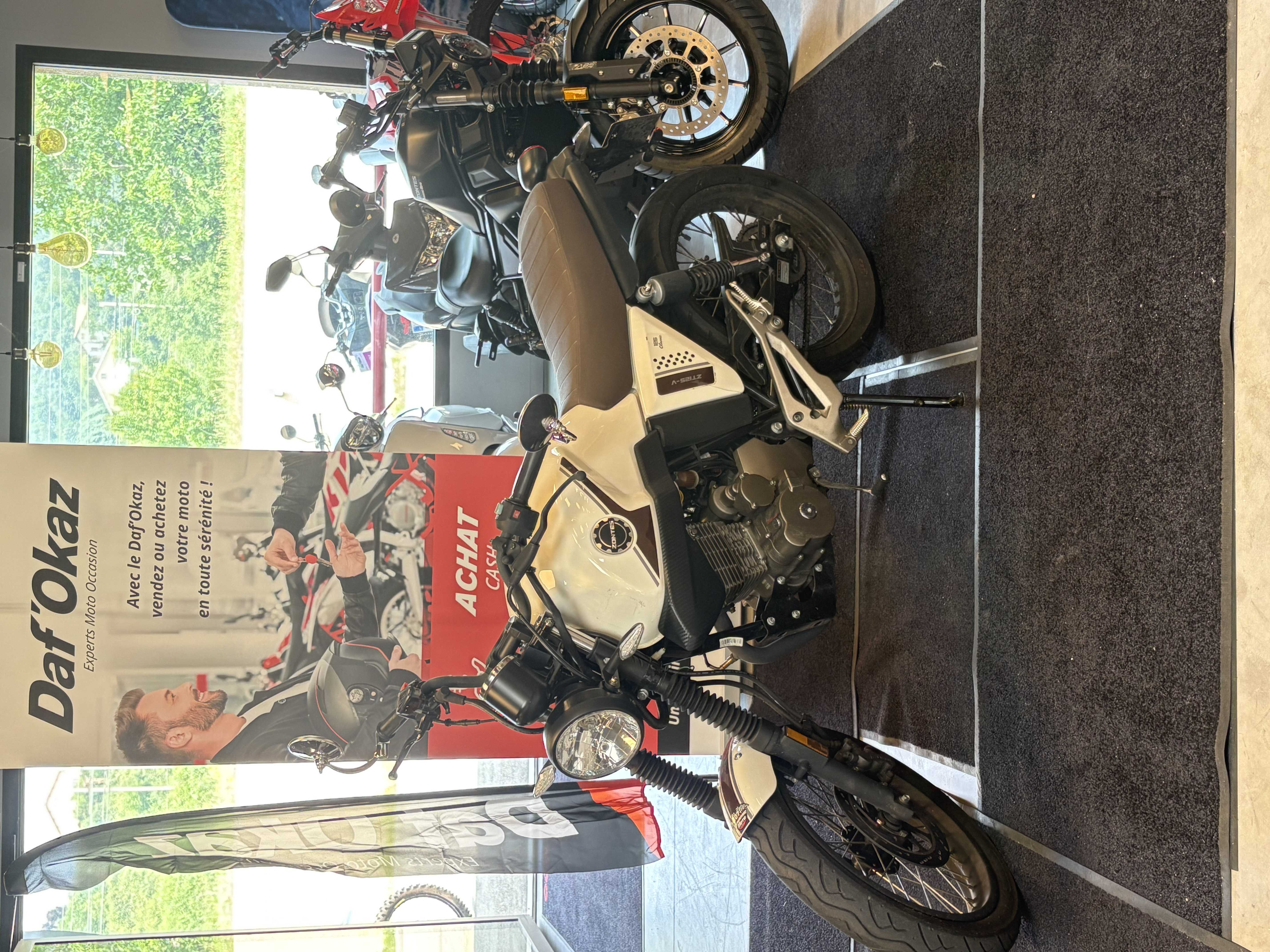 Zontes CAFE RACER 125 CAFE RACER 125 2018 HD vue 3/4 droite