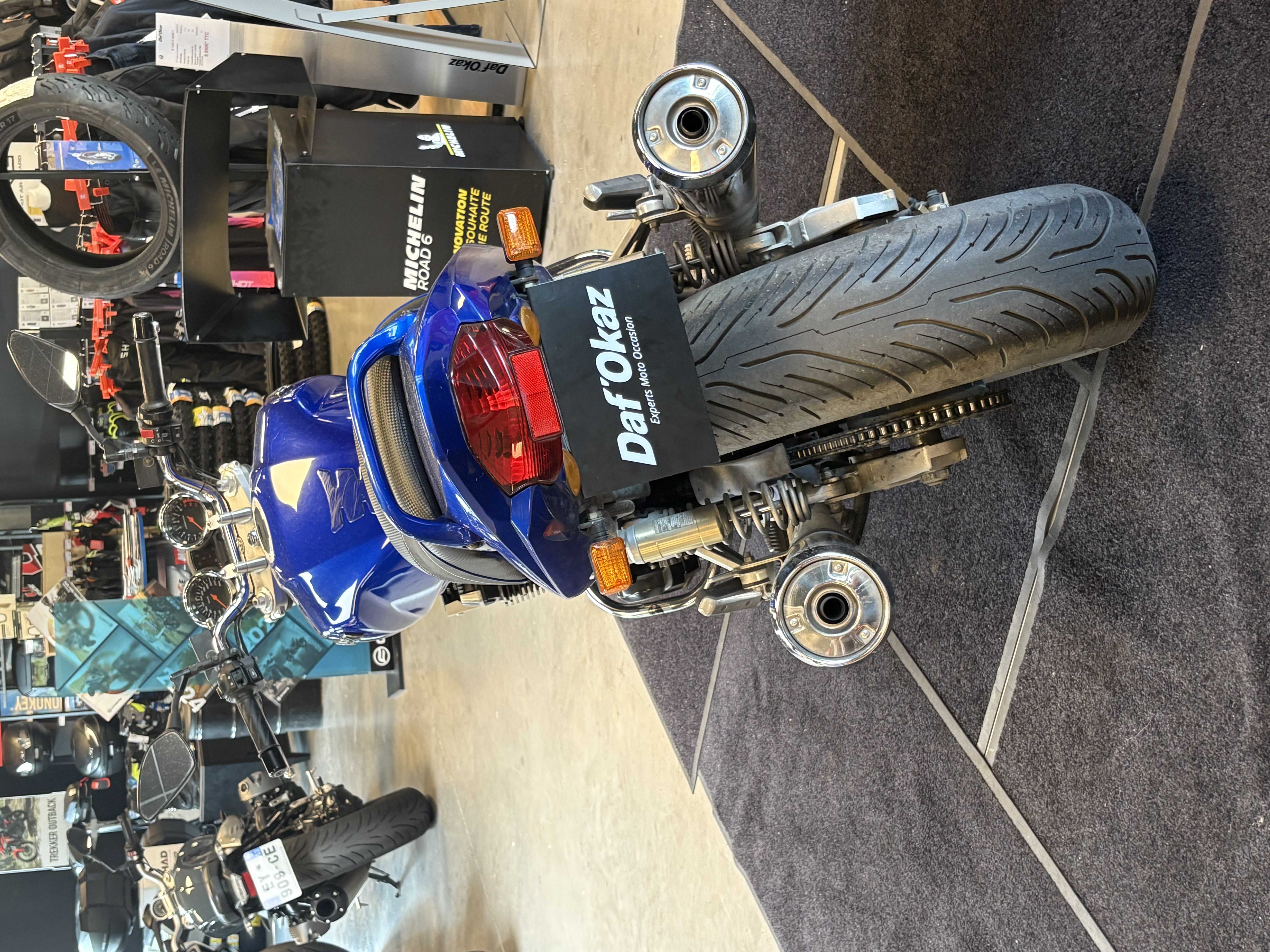 Suzuki GSX WVBN21 2002 HD vue arrière