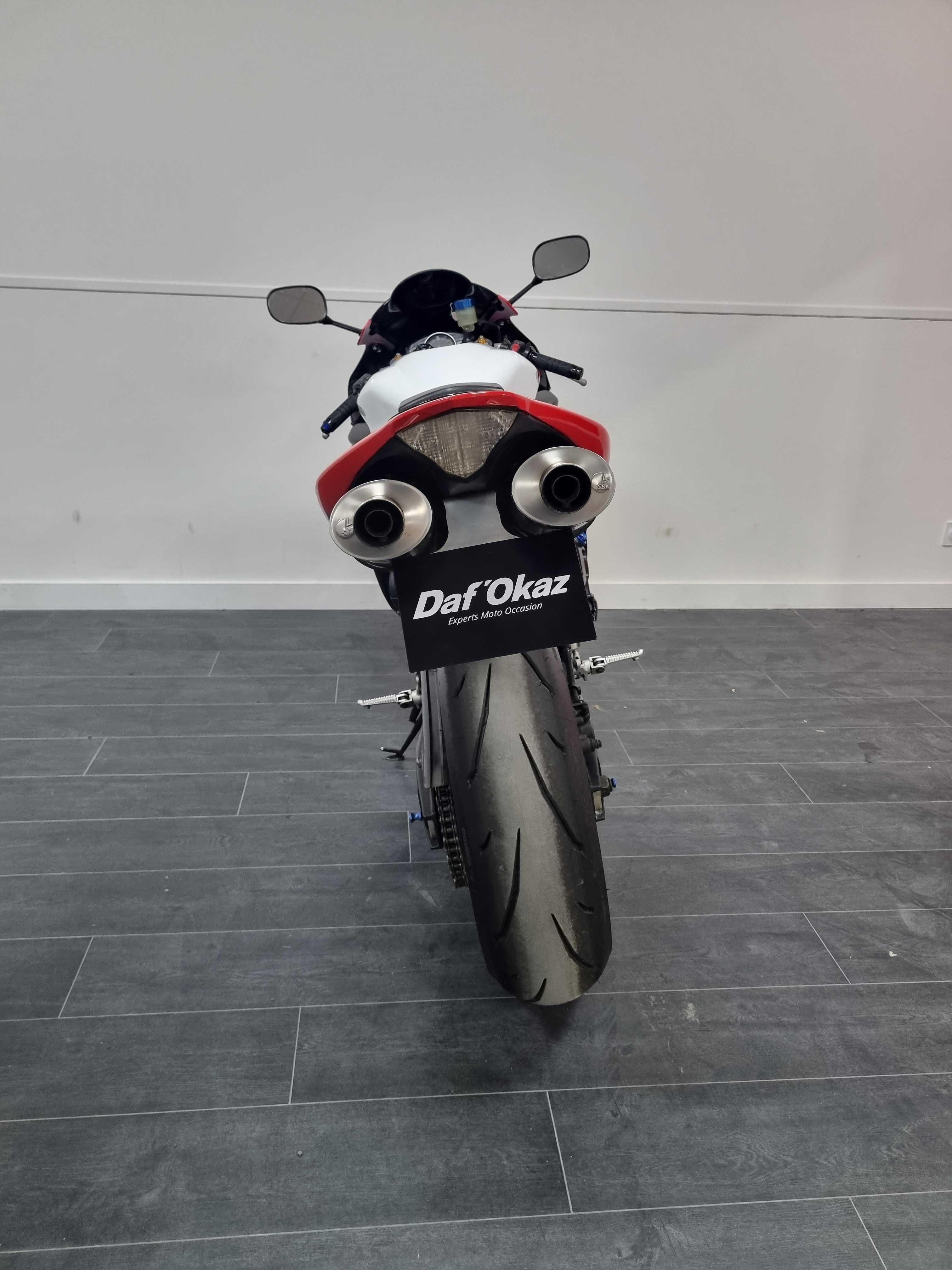 Yamaha YZF 1000 R1 2004 HD vue arrière