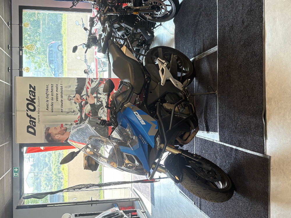 CFMOTO MT650 MT650 2021 vue 3/4 droite