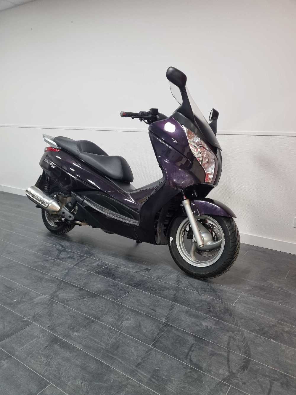 Honda FES 125 S-Wing ABS 2007 vue 3/4 droite