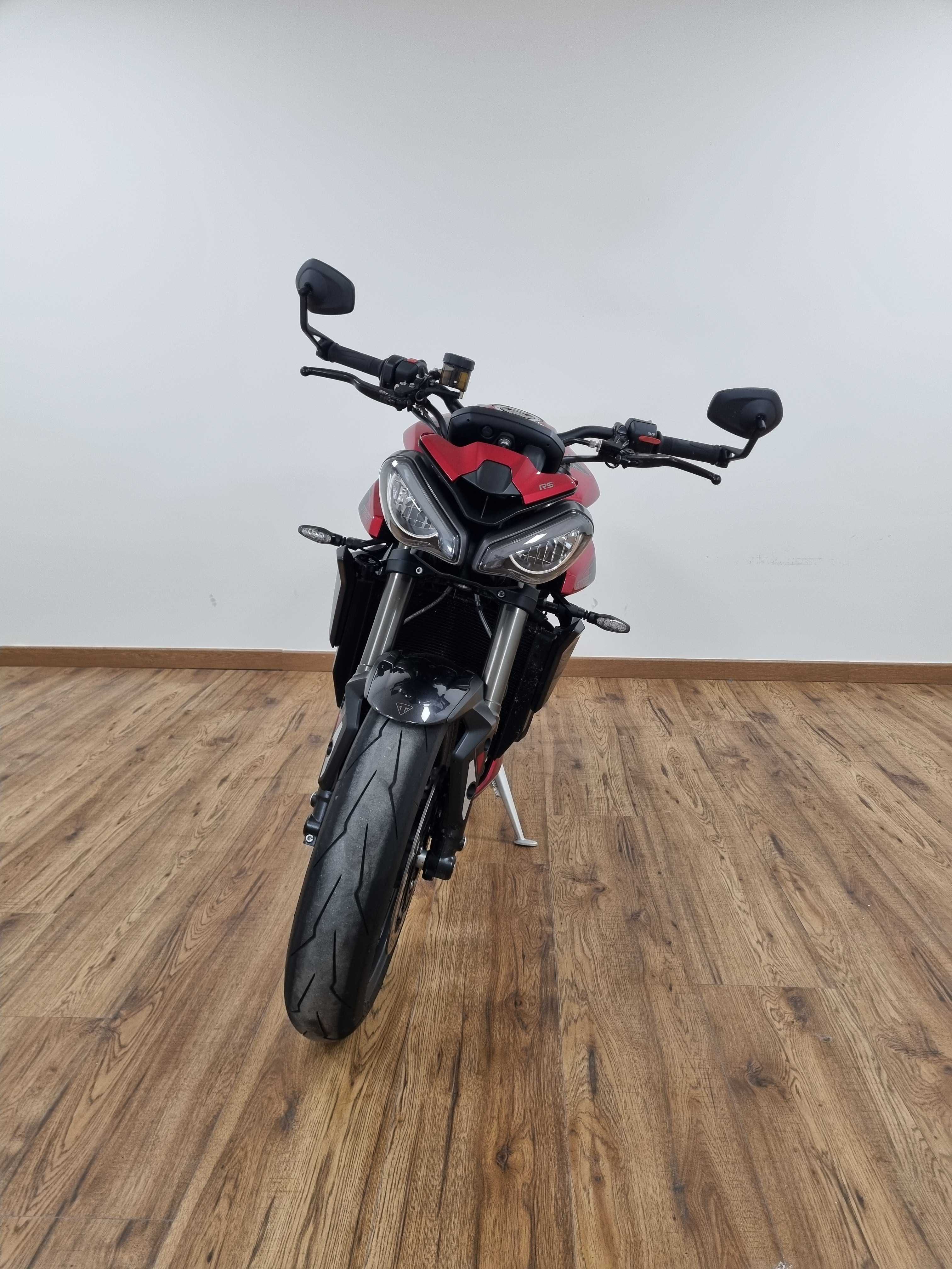 Triumph 765 Street Triple RS 2021 HD vue avant
