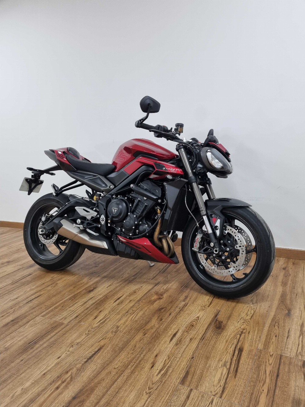 Triumph 765 Street Triple RS 2021 vue 3/4 droite