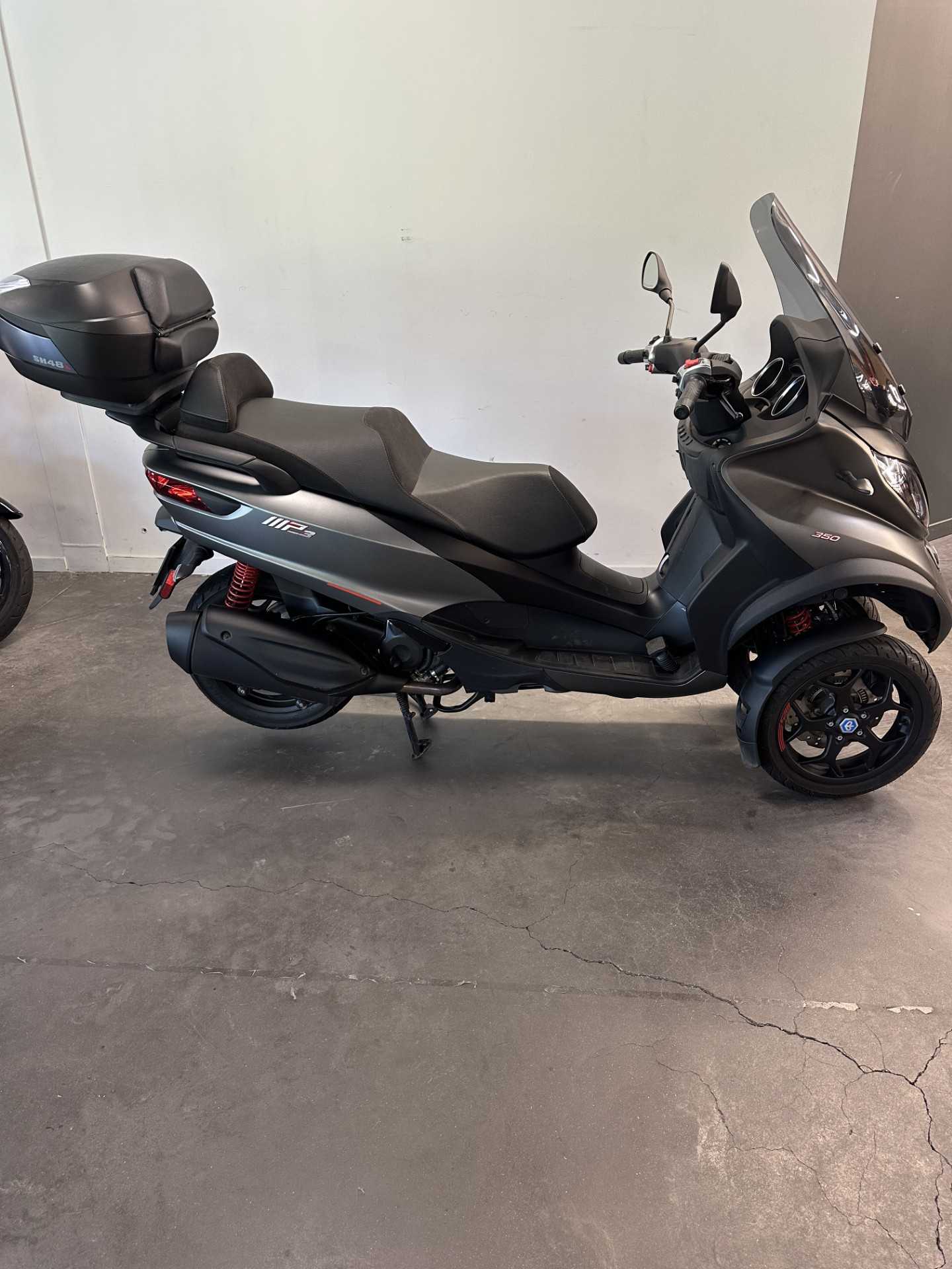 Piaggio MP3 350 HPE Sport 2019 HD vue 3/4 droite