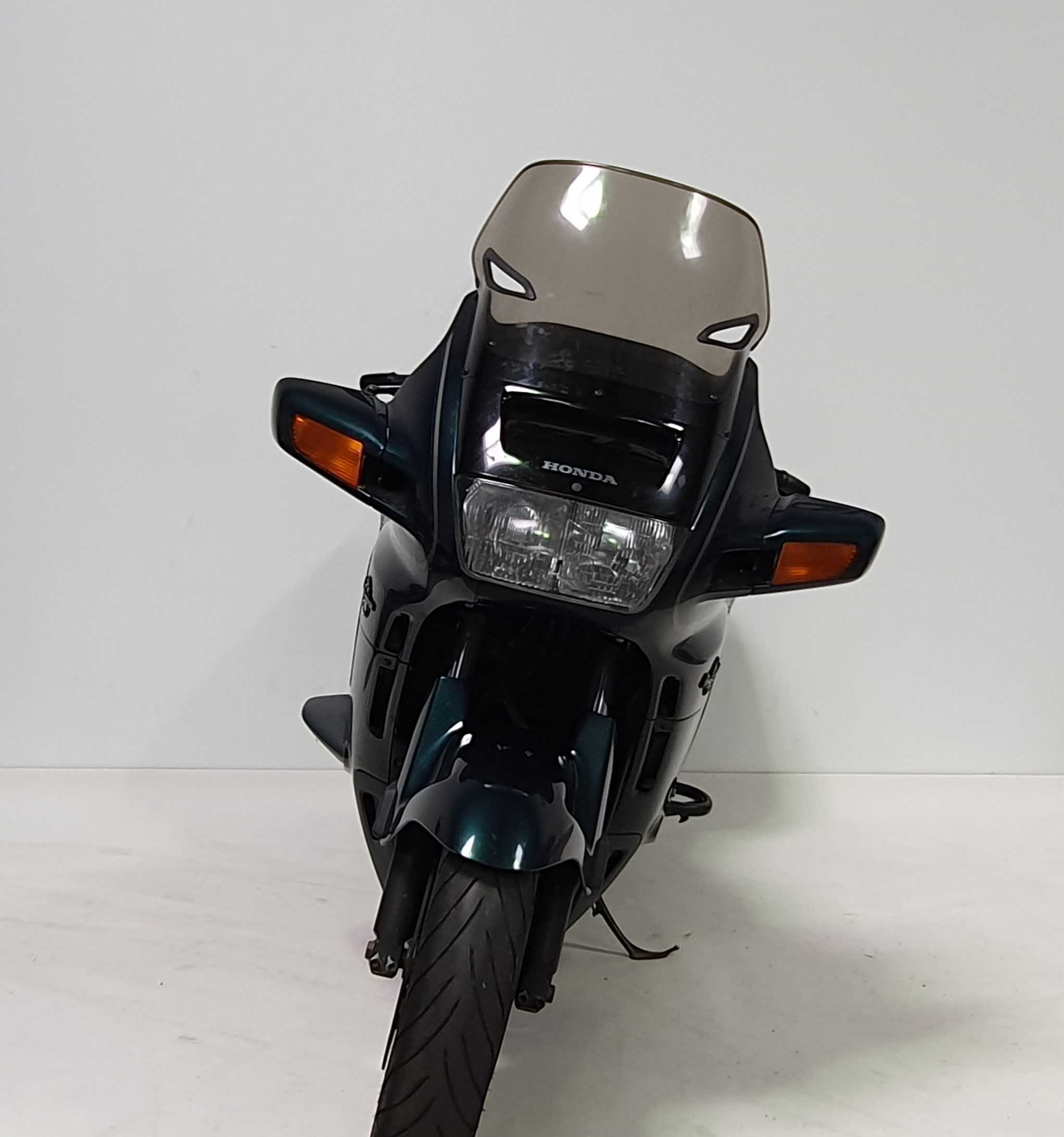 Honda ST1100 Pan European 1997 HD vue avant